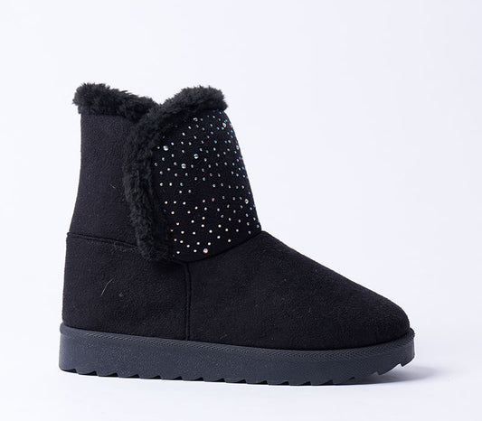 Flat ankle boot