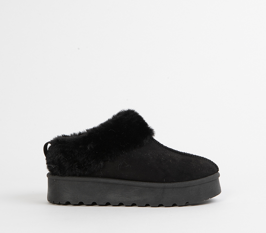 Flat ankle boot