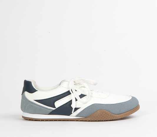 Flat Sneaker