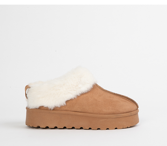 Flat ankle boot