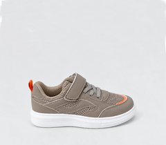 Flat sneaker