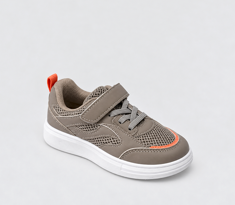 Flat sneaker