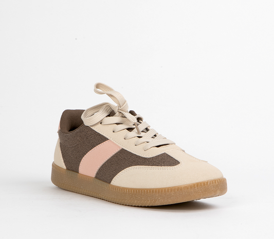 Flat sneaker