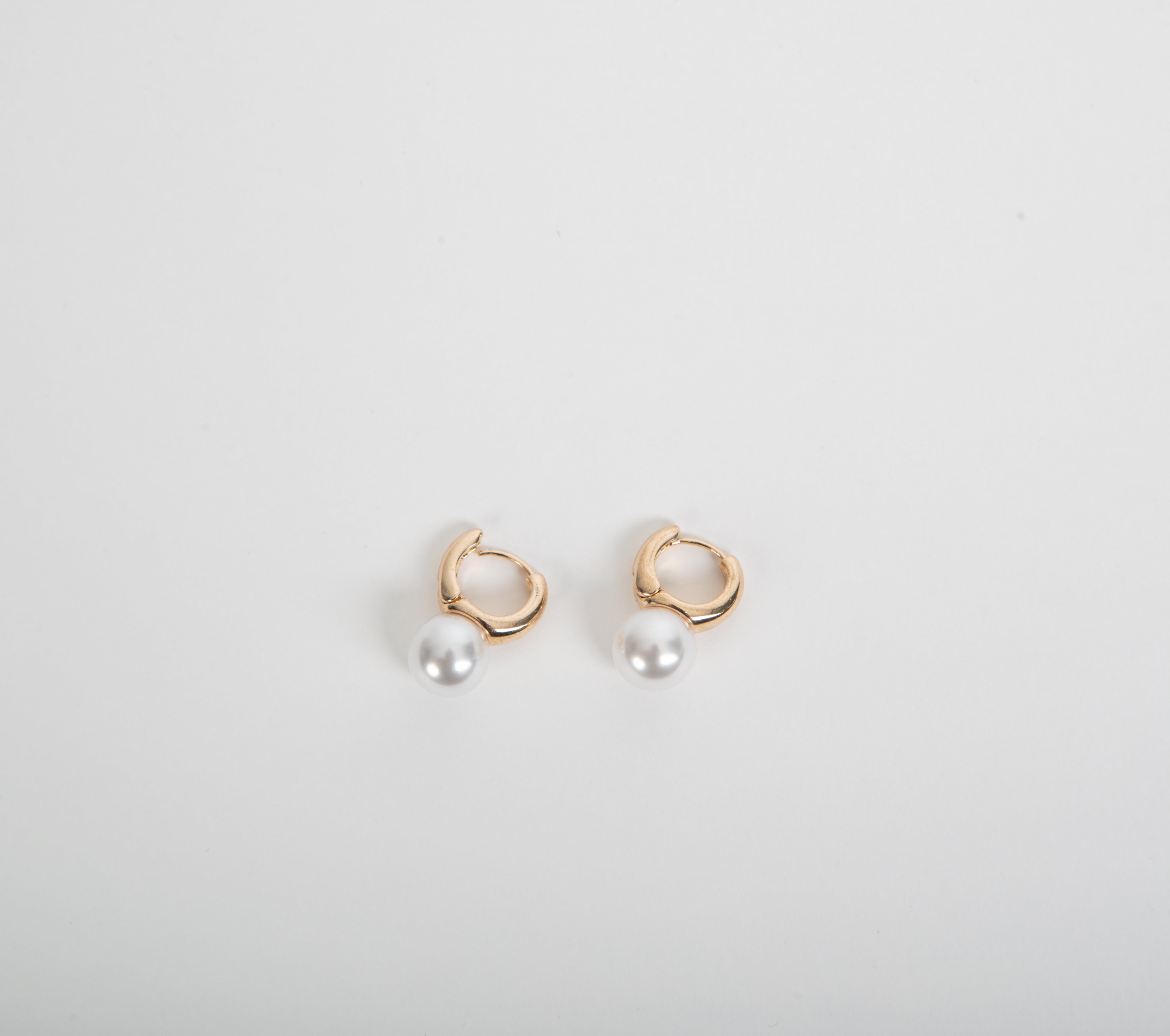 Dangle earrings