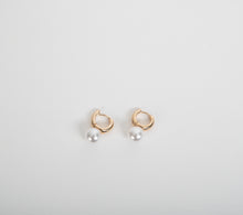 Load image into Gallery viewer, Dangle earrings
