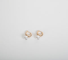 Dangle earrings