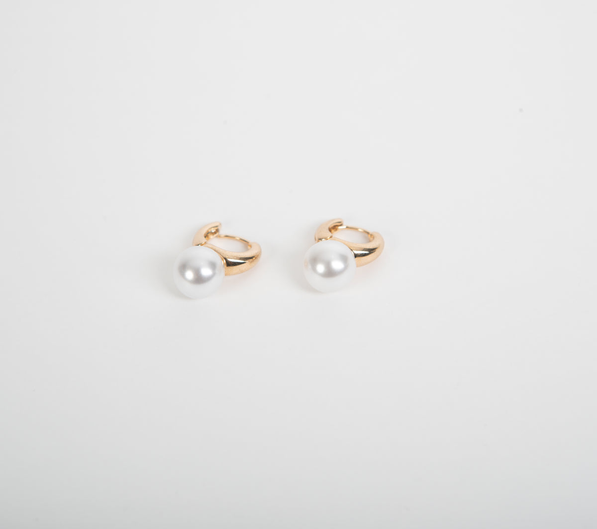Dangle earrings