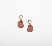 Load image into Gallery viewer, Dangle earrings
