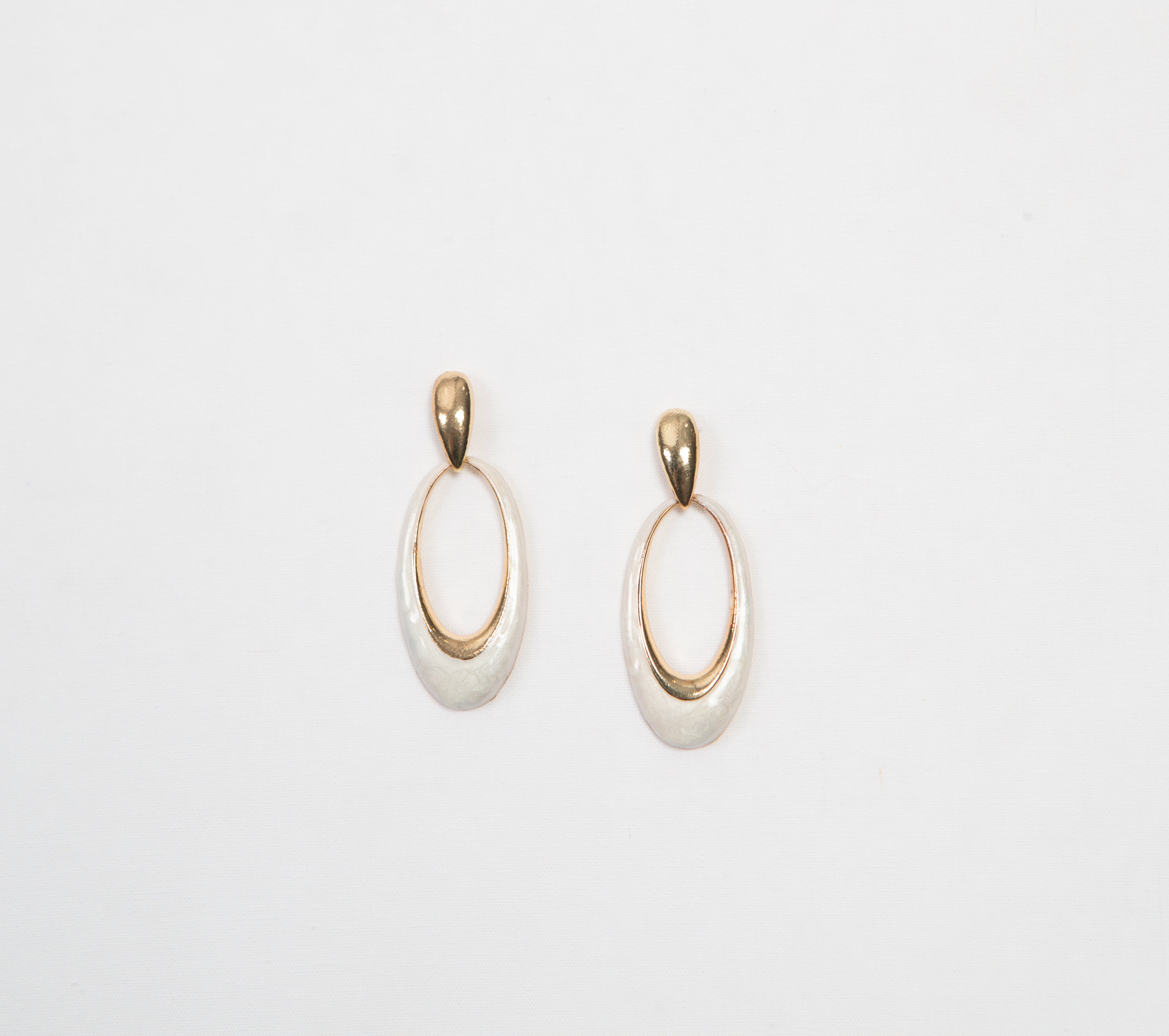 Dangle earrings