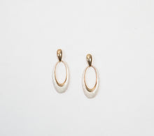 Load image into Gallery viewer, Dangle earrings
