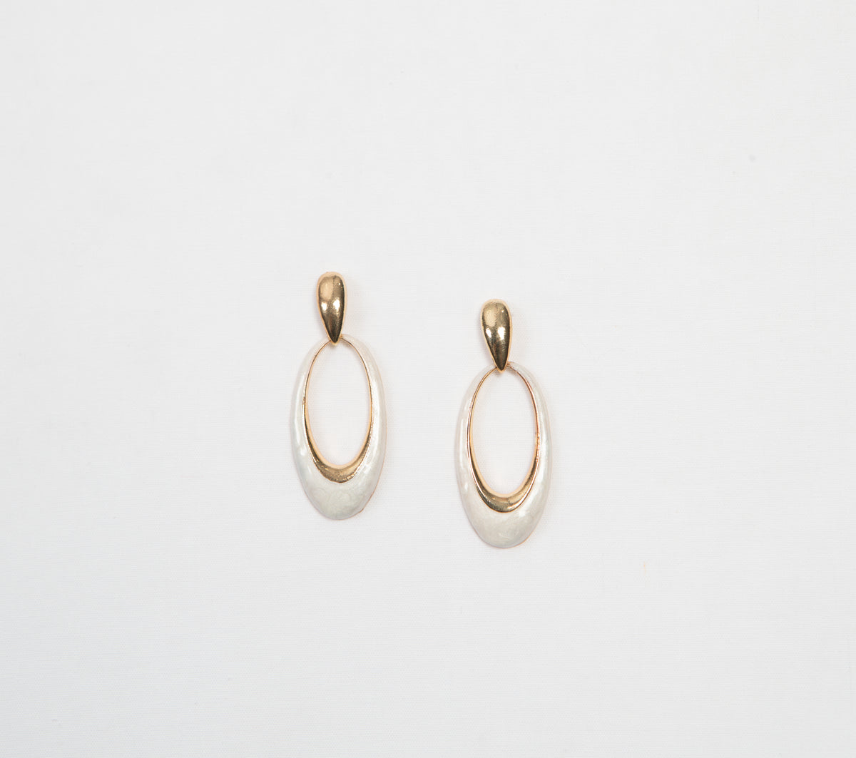 Dangle earrings