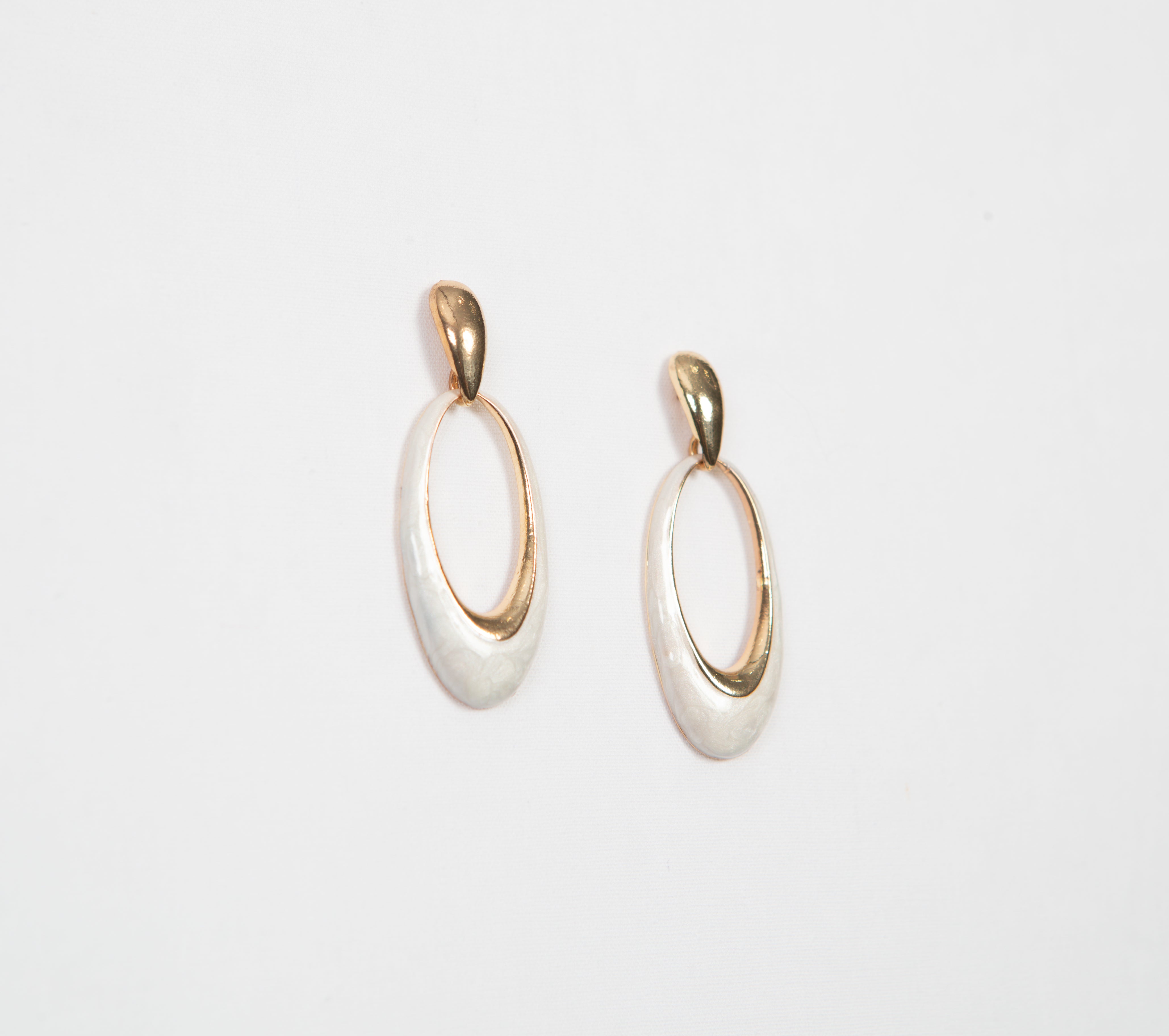 Dangle earrings