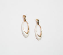 Load image into Gallery viewer, Dangle earrings
