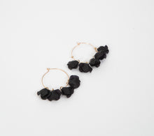 Load image into Gallery viewer, Hoop earrings
