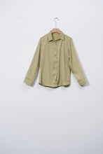 Load image into Gallery viewer, Button up shirt
