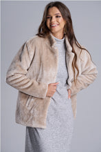 Load image into Gallery viewer, Fur coat
