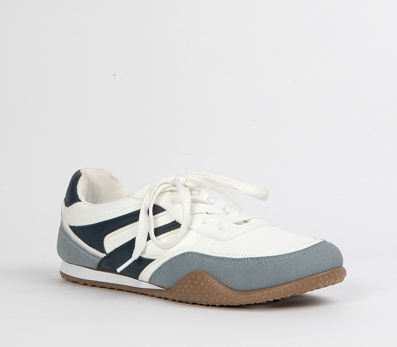Flat Sneaker