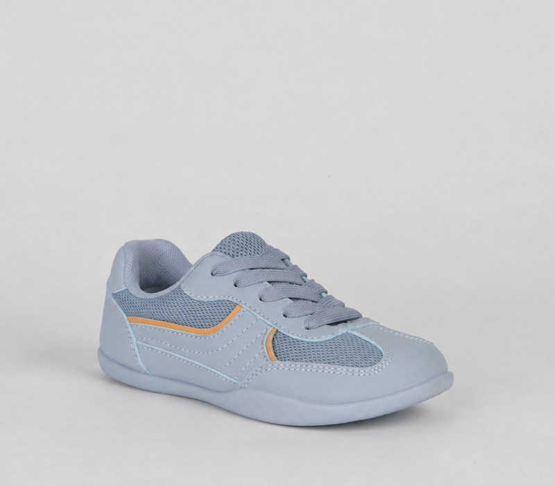 Flat sneaker