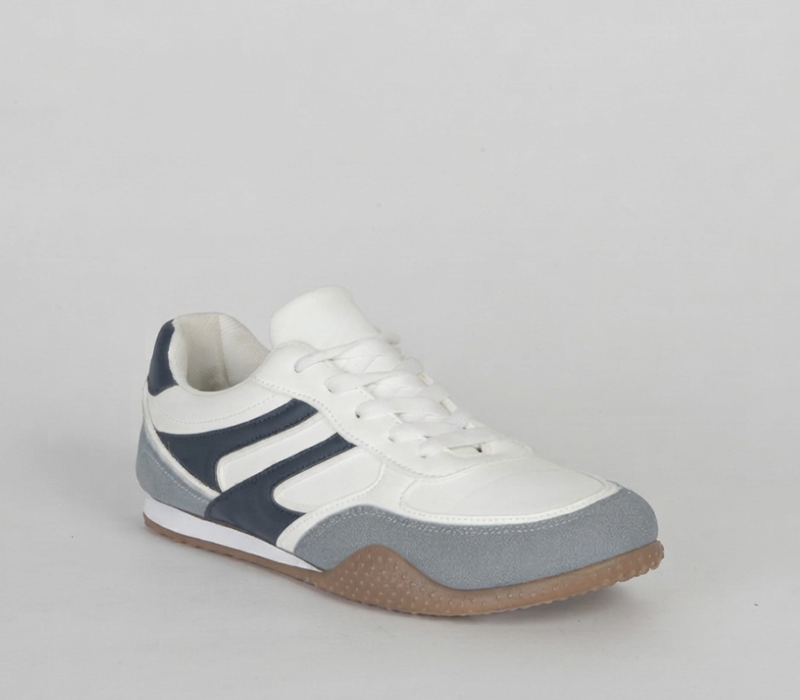 Flat Sneaker