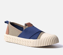 Load image into Gallery viewer, Flat Sneaker
