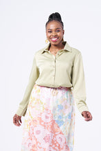 Load image into Gallery viewer, Button up shirt
