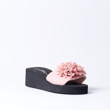 Load image into Gallery viewer, Eva Slider
