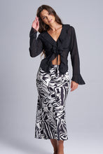 Load image into Gallery viewer, Satin skirt
