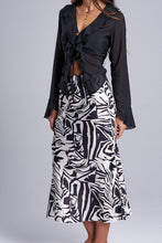 Load image into Gallery viewer, Satin skirt

