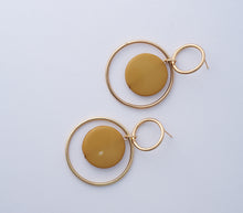 Load image into Gallery viewer, Earrings
