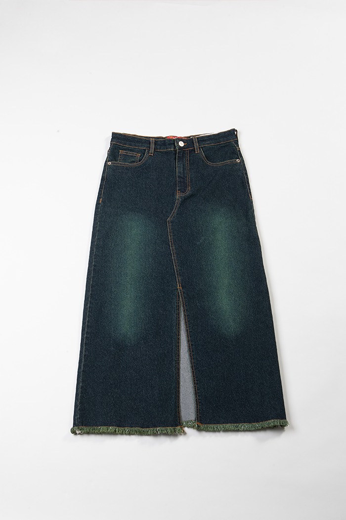 T-stained denim skirt