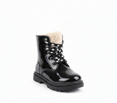 Flat ankle boot