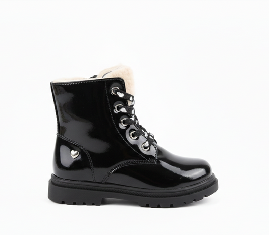 Flat ankle boot