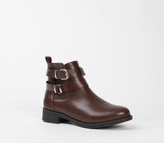 Flat ankle boot