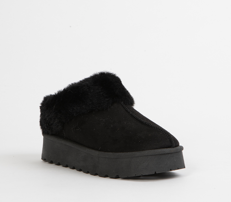 Flat ankle boot