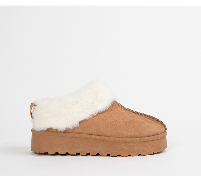Flat ankle boot