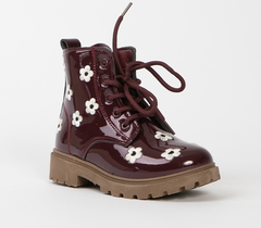 Flat ankle boot